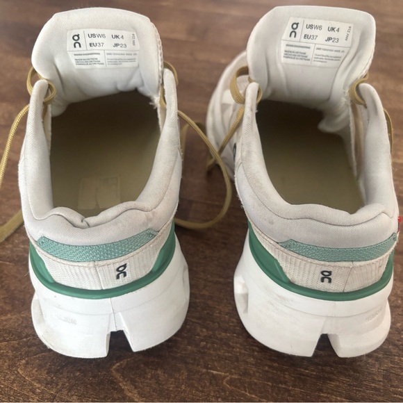 On Running White and Green Sneakers - Picture 2 of 7